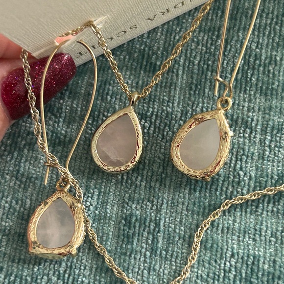 Kendra Scott Gold and Faceted Rose Quartz Gift Set. Dee Earrings & Kiri Necklace - Picture 4 of 6
